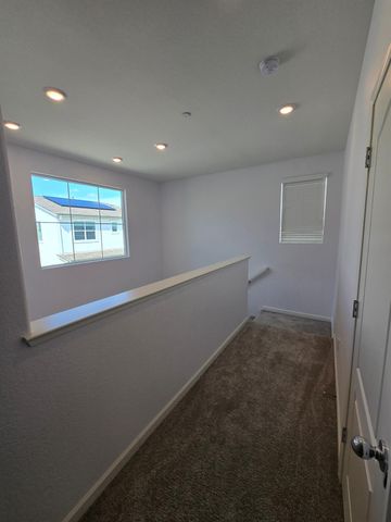 3257 Sunny Gate Ln, Folsom, CA 95630