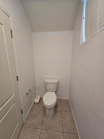 3257 Sunny Gate Ln, Folsom, CA 95630