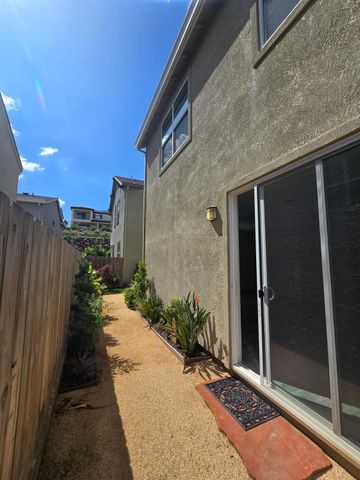 3257 Sunny Gate Ln, Folsom, CA 95630