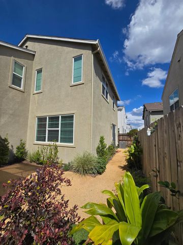 3257 Sunny Gate Ln, Folsom, CA 95630