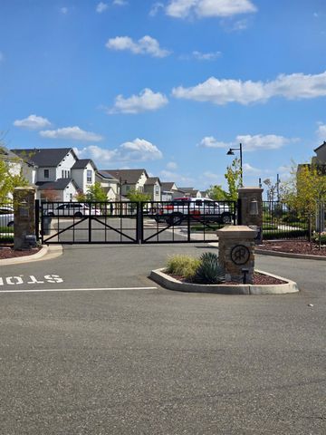 3257 Sunny Gate Ln, Folsom, CA 95630