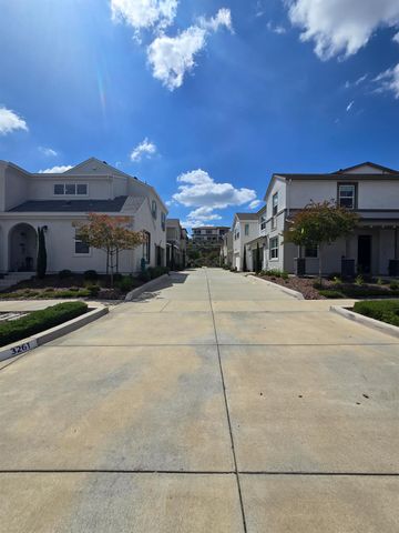 3257 Sunny Gate Ln, Folsom, CA 95630