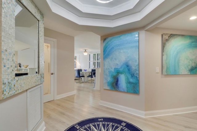 515 Bay Colony Drive N, Juno Beach, FL 33408