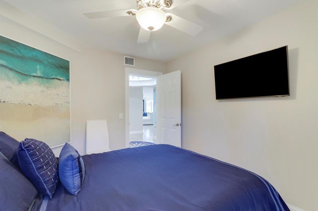 515 Bay Colony Drive N, Juno Beach, FL 33408