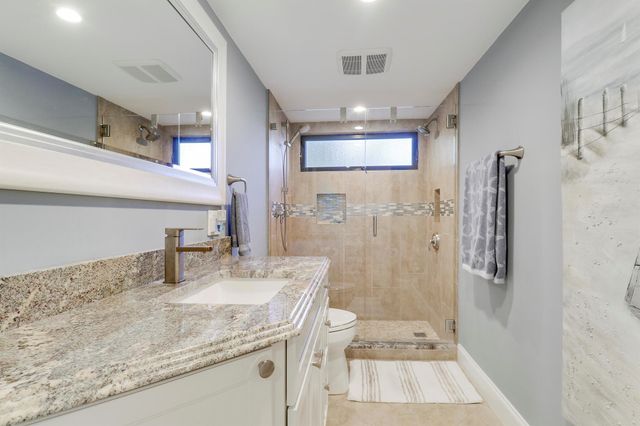 515 Bay Colony Drive N, Juno Beach, FL 33408