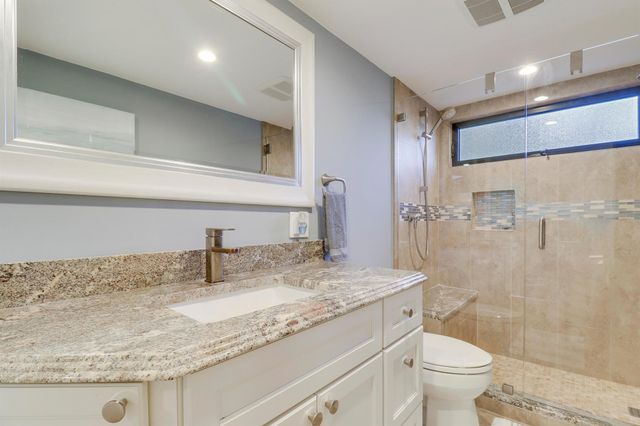 515 Bay Colony Drive N, Juno Beach, FL 33408