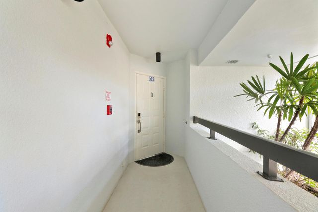 515 Bay Colony Drive N, Juno Beach, FL 33408