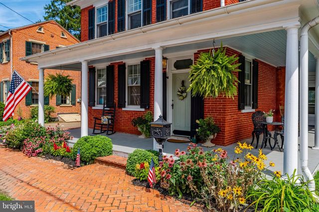 111 E MAIN ST, Strasburg, PA 17579