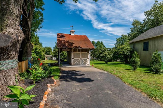 111 E MAIN ST, Strasburg, PA 17579