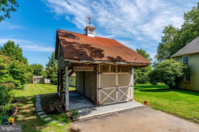 111 E MAIN ST, Strasburg, PA 17579