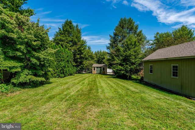 111 E MAIN ST, Strasburg, PA 17579