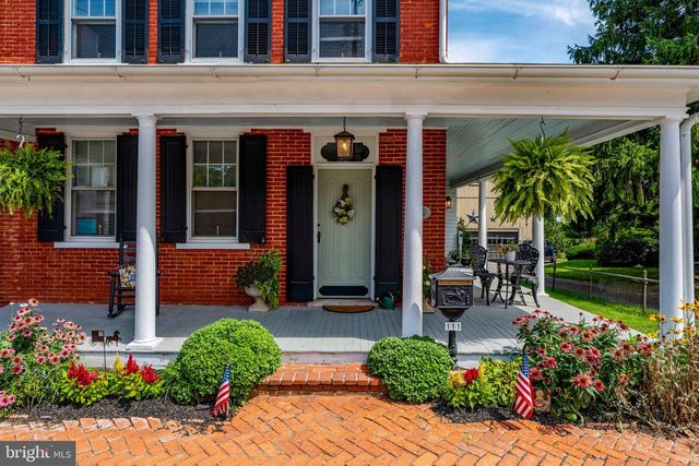 111 E MAIN ST, Strasburg, PA 17579