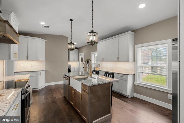 111 E MAIN ST, Strasburg, PA 17579