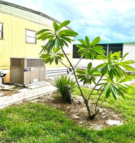 265 Fireball LN, North Fort Myers, FL 33917