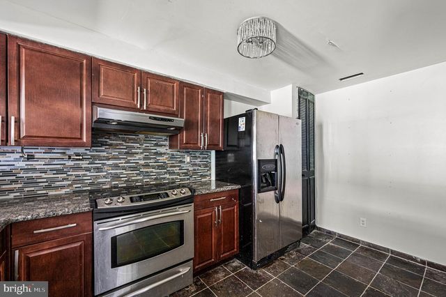 2310 GREENWOOD DR, Lindenwold, NJ 08021