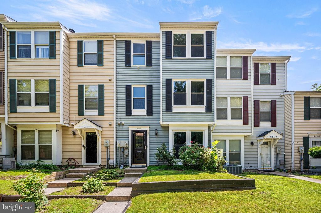 2310 GREENWOOD DR, Lindenwold, NJ 08021