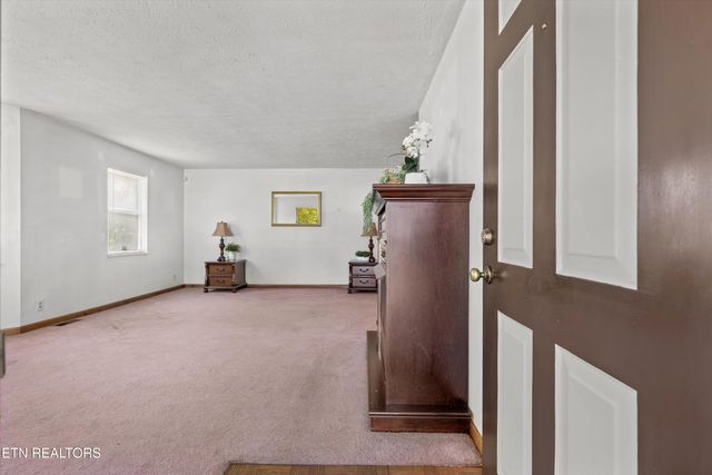 105 Seminole Drive, Knoxville, TN 37914