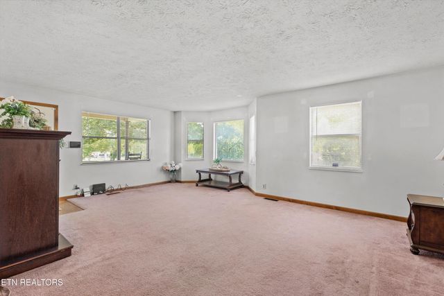 105 Seminole Drive, Knoxville, TN 37914