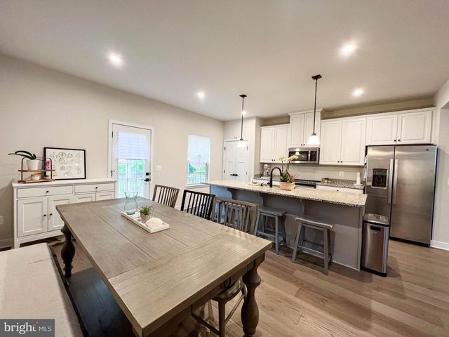 4480 COMMONS DR, Annandale, VA 22003