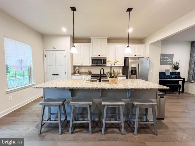 4480 COMMONS DR, Annandale, VA 22003