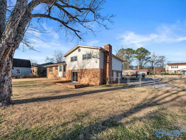 7811 Benton Street SE, Huntsville, AL 35802