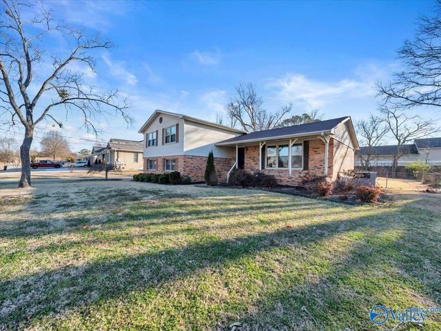 7811 Benton Street SE, Huntsville, AL 35802