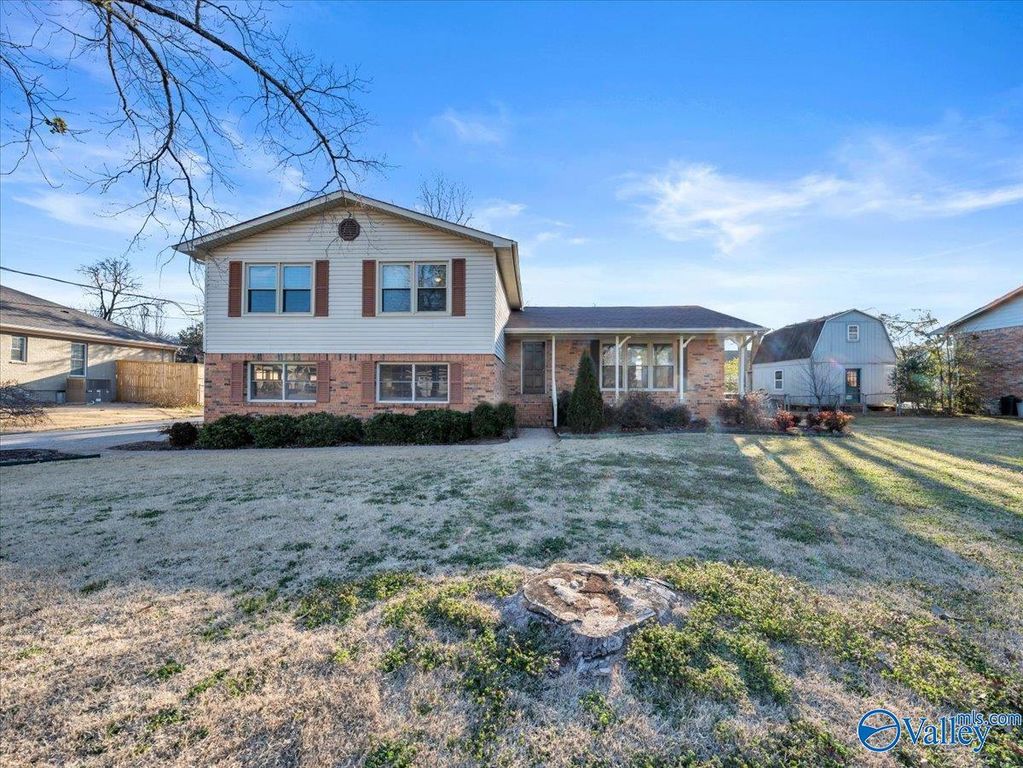 7811 Benton Street SE, Huntsville, AL 35802