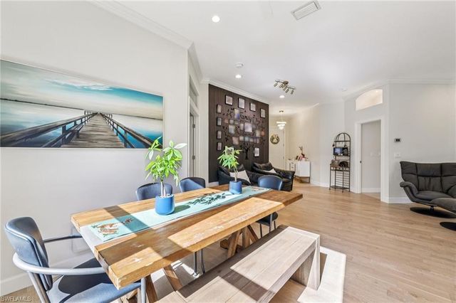 199 Vista LN, Naples, FL 34119