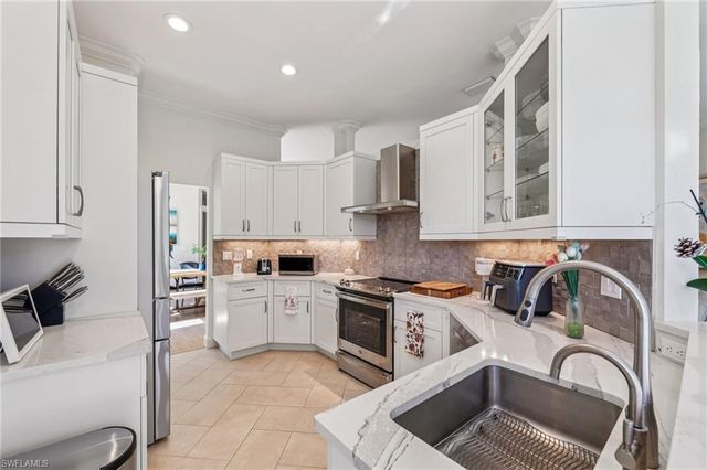 199 Vista LN, Naples, FL 34119