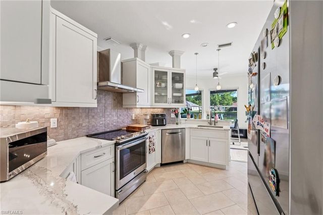 199 Vista LN, Naples, FL 34119