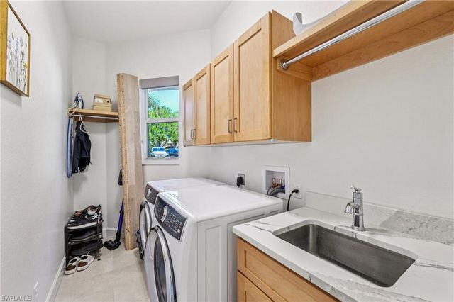 199 Vista LN, Naples, FL 34119