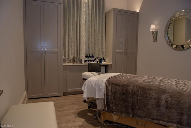 199 Vista LN, Naples, FL 34119