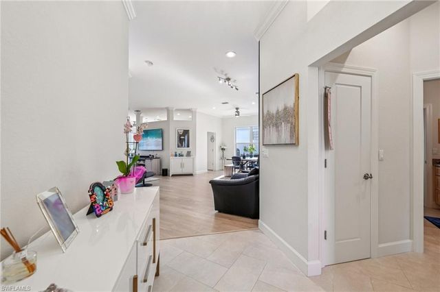 199 Vista LN, Naples, FL 34119