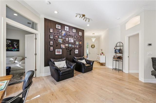 199 Vista LN, Naples, FL 34119