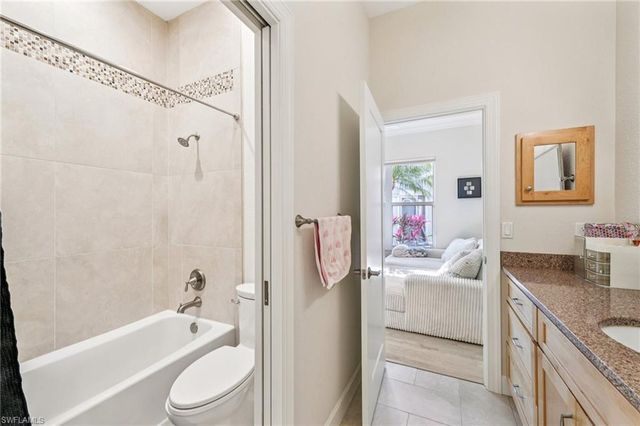 199 Vista LN, Naples, FL 34119