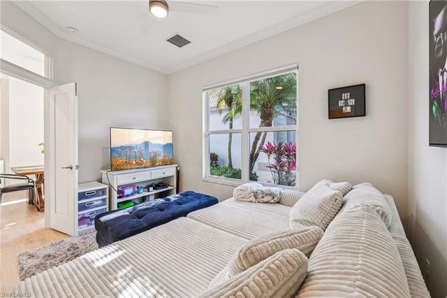 199 Vista LN, Naples, FL 34119