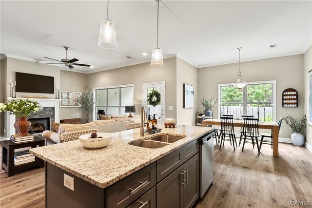 13839 Grand Pointe, Northport, AL 35475