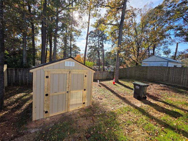 9 Ridgeway Drive, Conroe, TX 77303