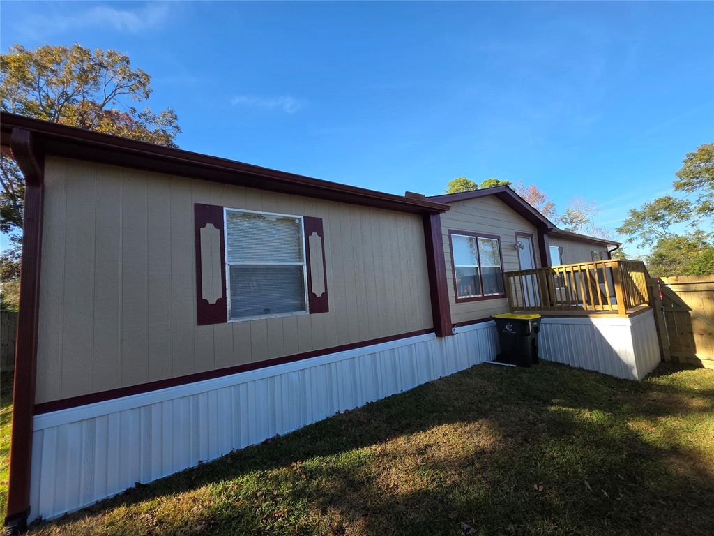 9 Ridgeway Drive, Conroe, TX 77303