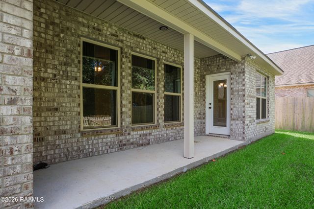 206 Rose Of Sharon Lane, Lafayette, LA 70508