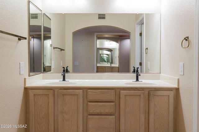 1176 E Rising Sun Drive, Oro Valley, AZ 85755