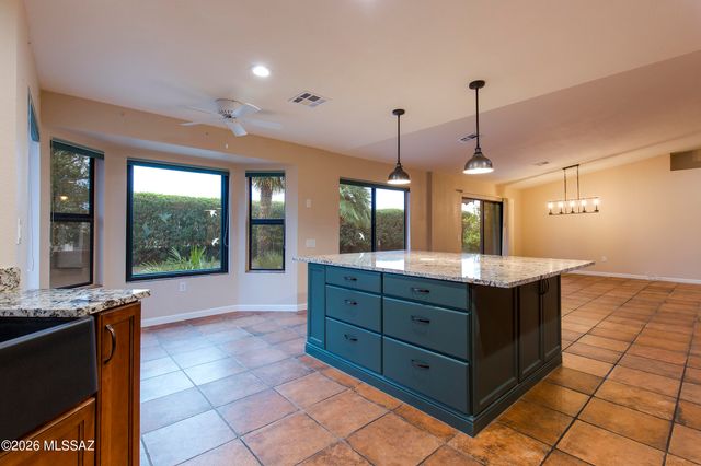 1176 E Rising Sun Drive, Oro Valley, AZ 85755