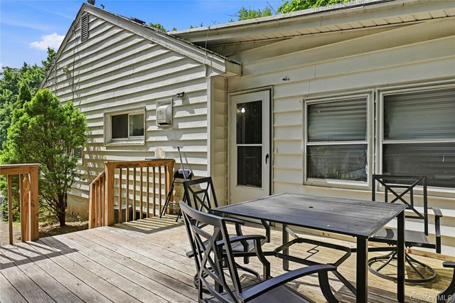 6 Riverview Avenue, New Windsor, NY 12553