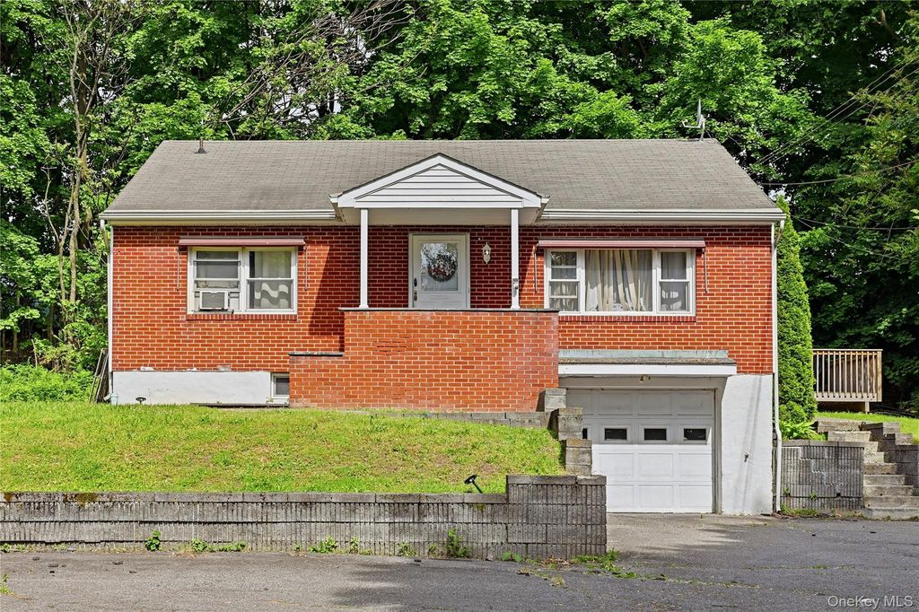 6 Riverview Avenue, New Windsor, NY 12553