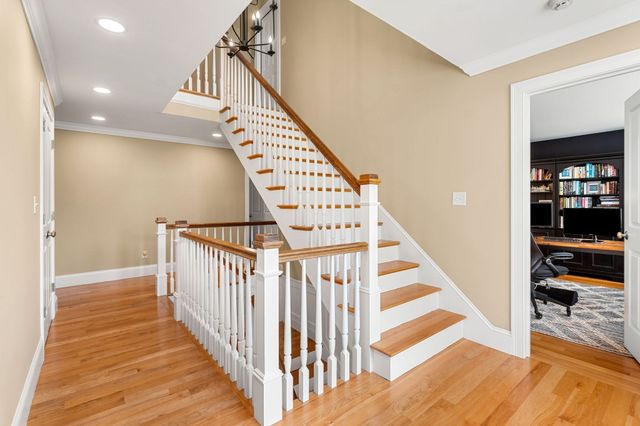 3 Macarthur Rd, Wellesley, MA 02482