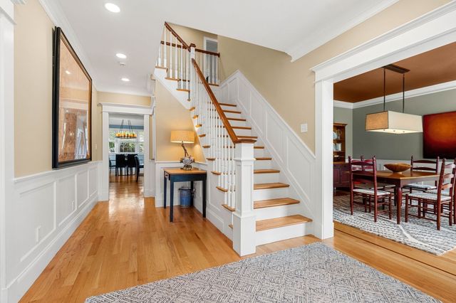 3 Macarthur Rd, Wellesley, MA 02482