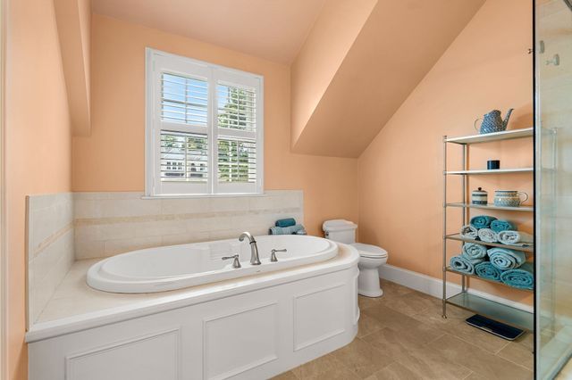 3 Macarthur Rd, Wellesley, MA 02482