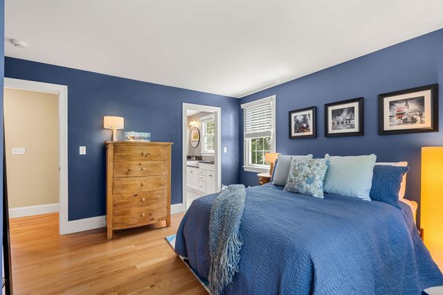 3 Macarthur Rd, Wellesley, MA 02482