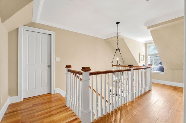 3 Macarthur Rd, Wellesley, MA 02482