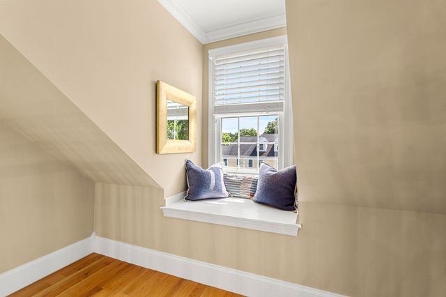 3 Macarthur Rd, Wellesley, MA 02482